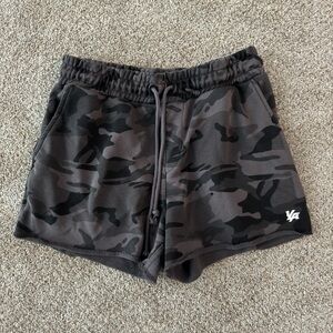 Men’s Young LA shorts (size xl)